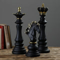 Set 3 Statuete Decorative Piese de Șah - Rege, Regina, Calaret din Rășină